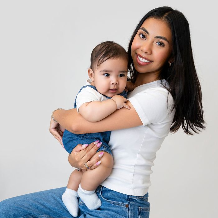 Baby milestone portrait by Lilia Photography
