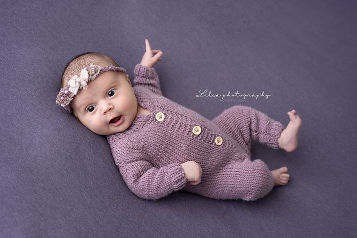 Baby milestone portrait by Lilia Photography