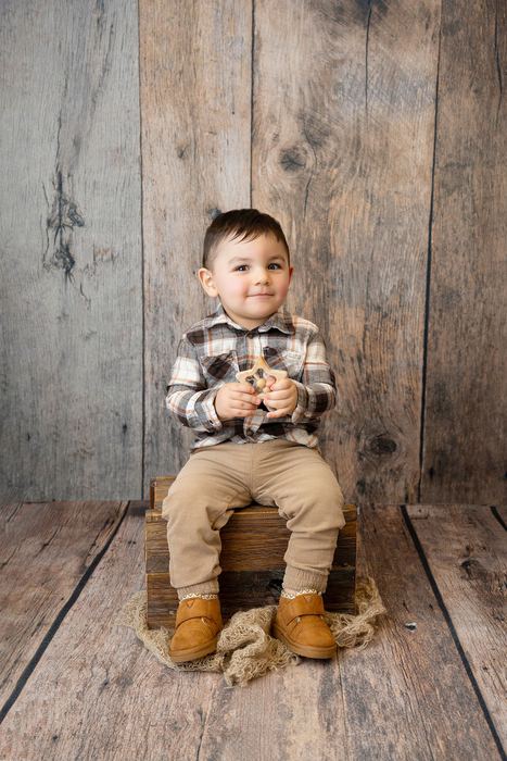 Baby milestone portrait by Lilia Photography