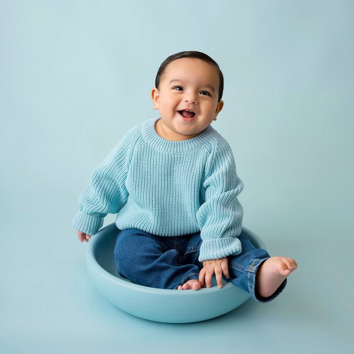 Baby milestone portrait by Lilia Photography