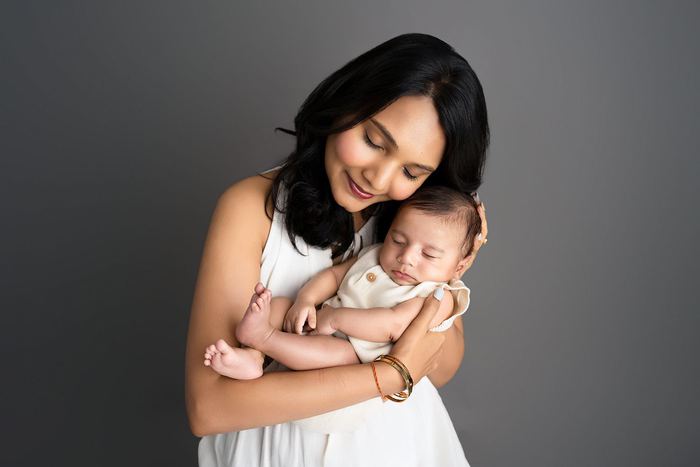 Baby milestone portrait by Lilia Photography