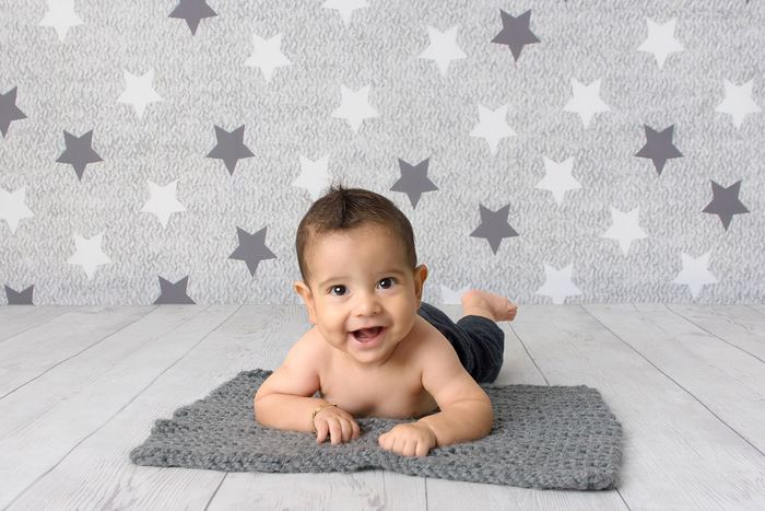 Baby milestone portrait by Lilia Photography