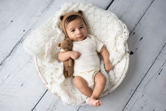 Baby milestone portrait by Lilia Photography