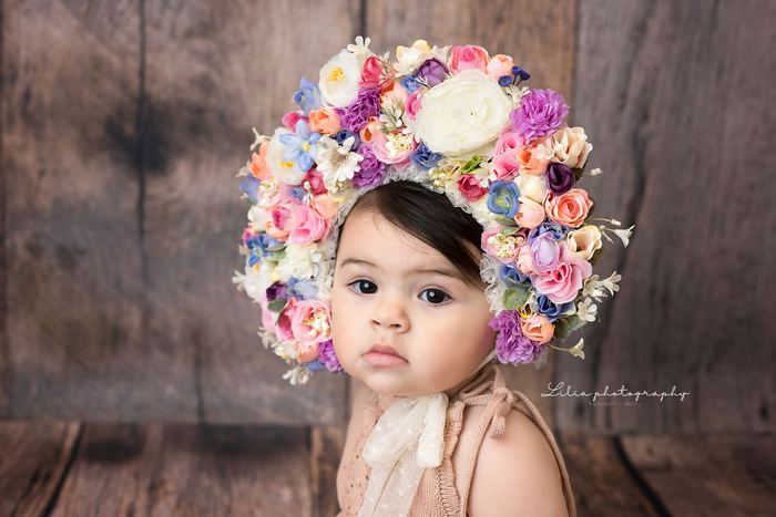 Baby milestone portrait by Lilia Photography