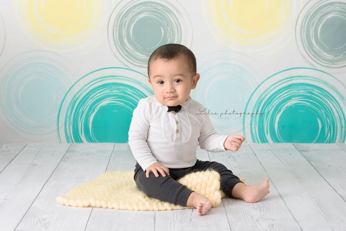 Baby milestone portrait by Lilia Photography