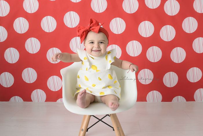 Baby milestone portrait by Lilia Photography