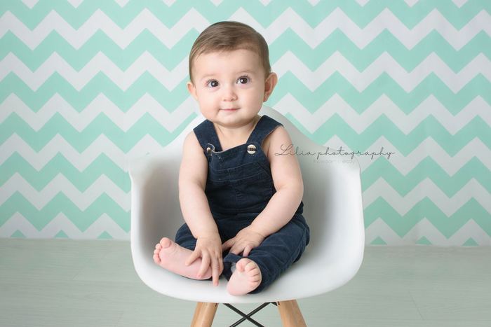 Baby milestone portrait by Lilia Photography