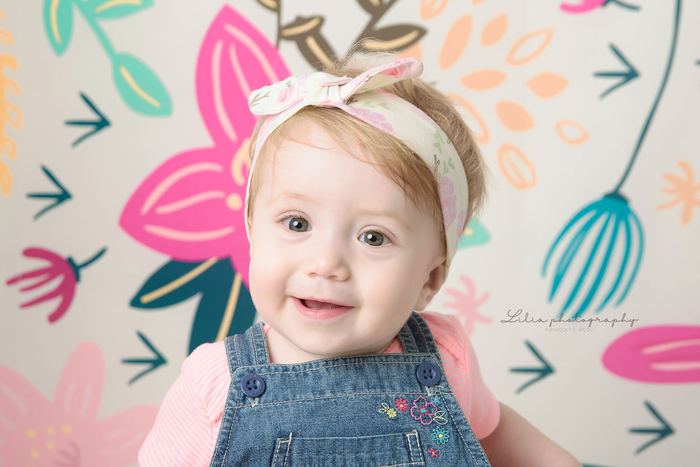 Baby milestone portrait by Lilia Photography