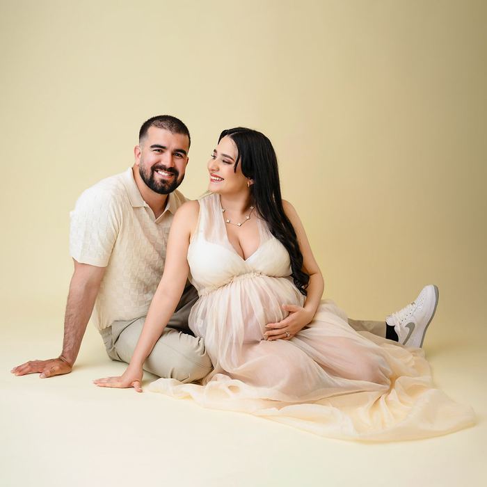 Maternity portrait by Lilia Photography