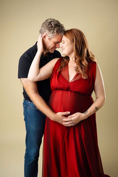 Maternity portrait by Lilia Photography
