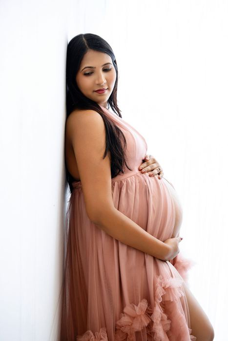 Maternity portrait by Lilia Photography