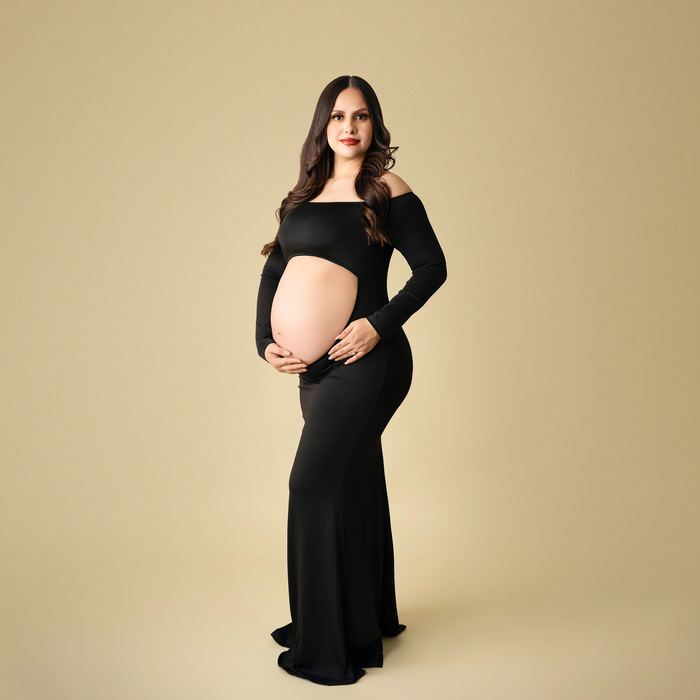 Maternity portrait by Lilia Photography
