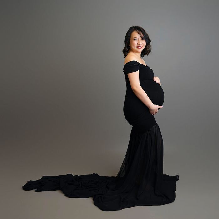 Maternity portrait by Lilia Photography