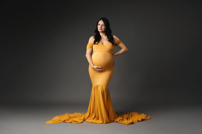 Maternity portrait by Lilia Photography