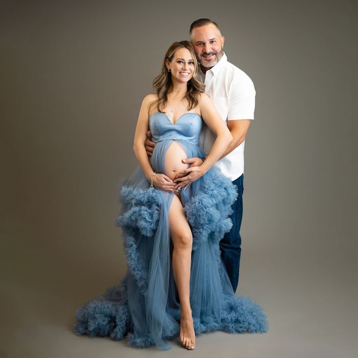 Maternity portrait by Lilia Photography