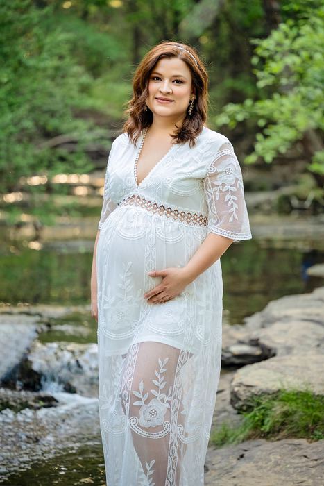 Maternity portrait by Lilia Photography