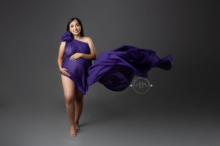 Maternity portrait by Lilia Photography
