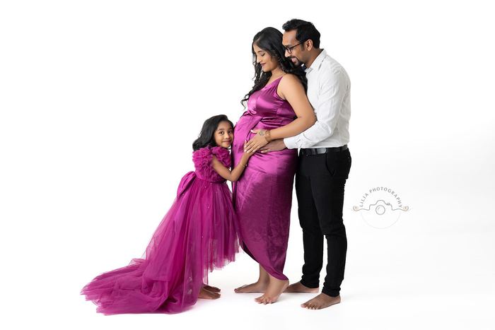 Maternity portrait by Lilia Photography
