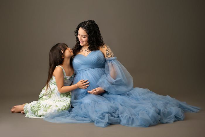 Maternity portrait by Lilia Photography