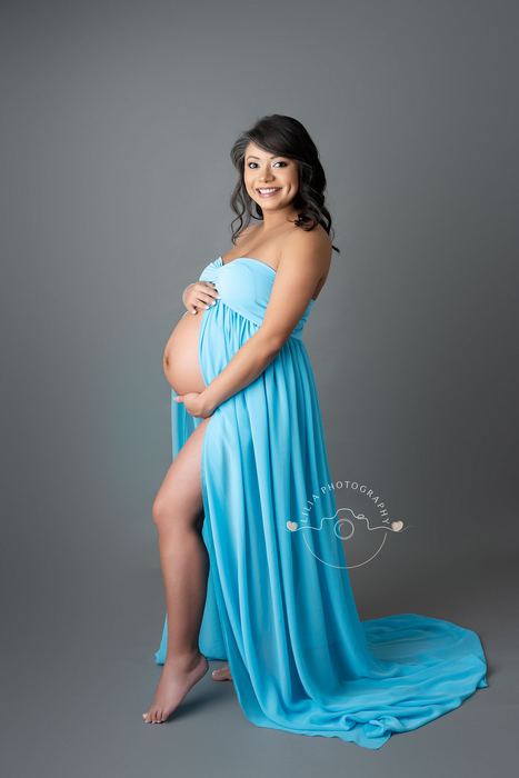 Maternity portrait by Lilia Photography