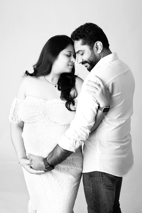Maternity portrait by Lilia Photography