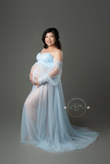 Maternity portrait by Lilia Photography