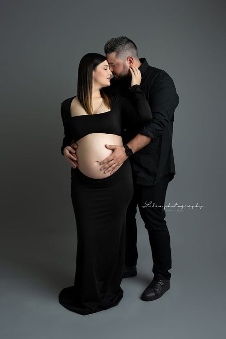 Maternity portrait by Lilia Photography