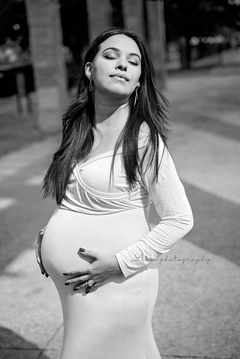 Maternity portrait by Lilia Photography
