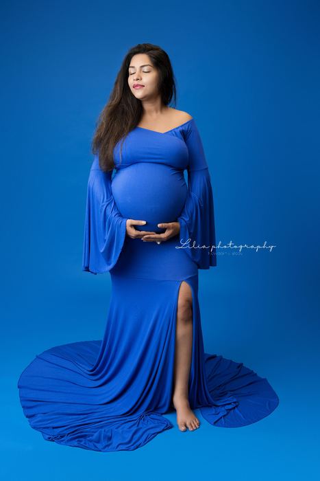 Maternity portrait by Lilia Photography