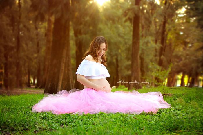 Maternity portrait by Lilia Photography
