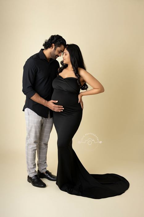 Maternity portrait by Lilia Photography