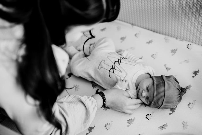 Newborn lifestyle portrait at home by Lilia Photography