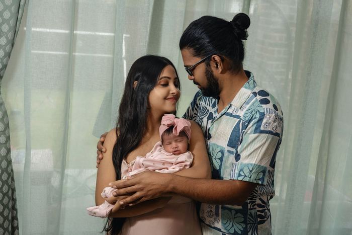 Newborn lifestyle portrait at home by Lilia Photography