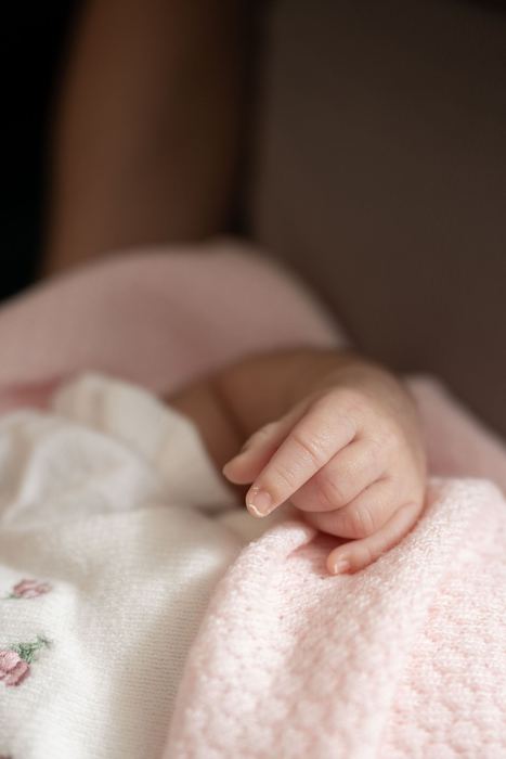 Newborn lifestyle portrait at home by Lilia Photography