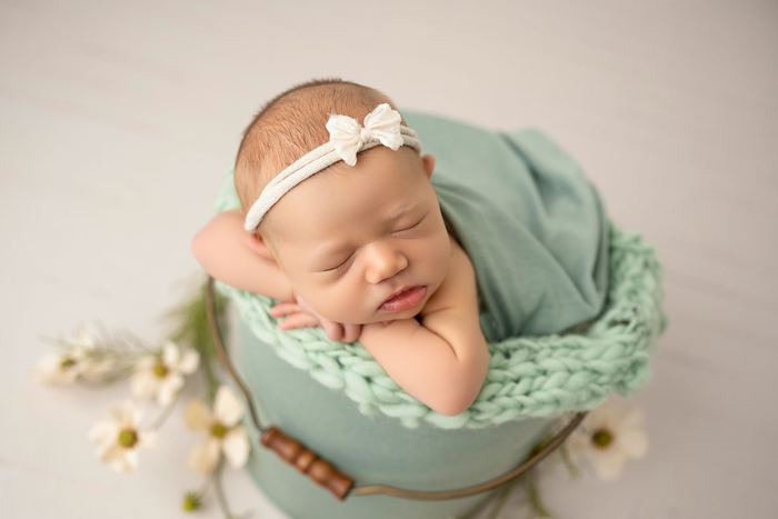 Newborn portrait by Lilia Photography