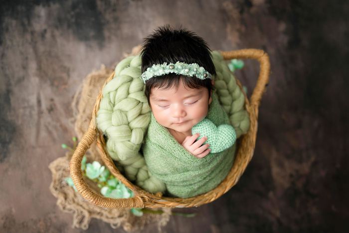 Newborn portrait by Lilia Photography