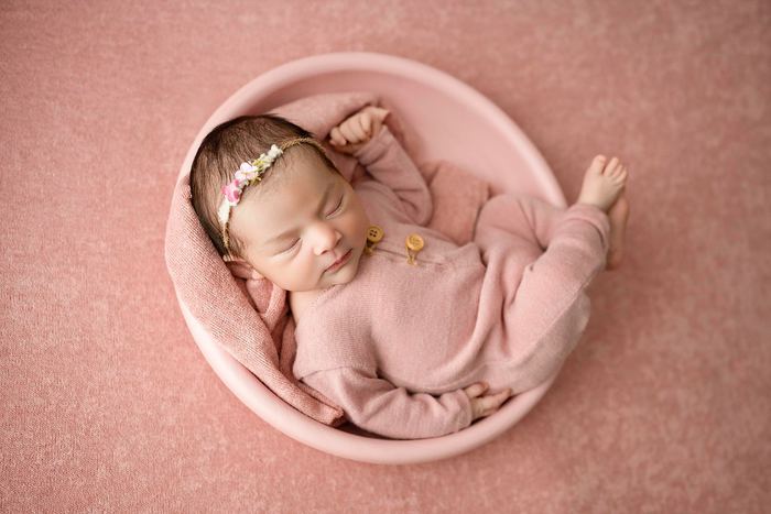 Newborn portrait by Lilia Photography