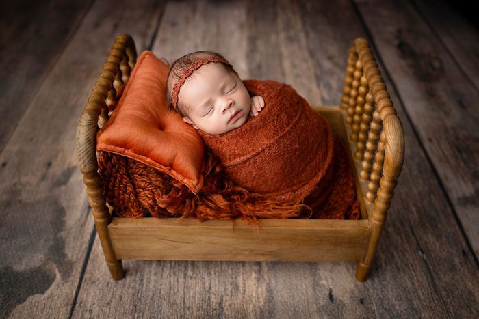 Newborn portrait by Lilia Photography