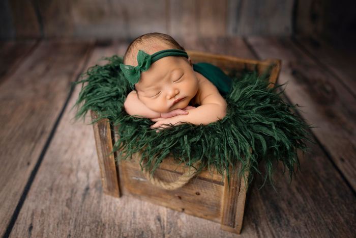 Newborn portrait by Lilia Photography