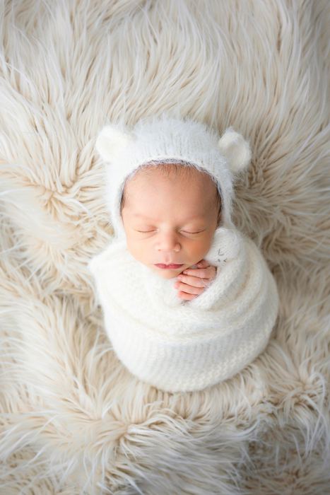 Newborn portrait by Lilia Photography