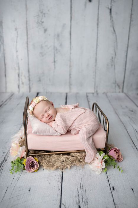 Newborn portrait by Lilia Photography