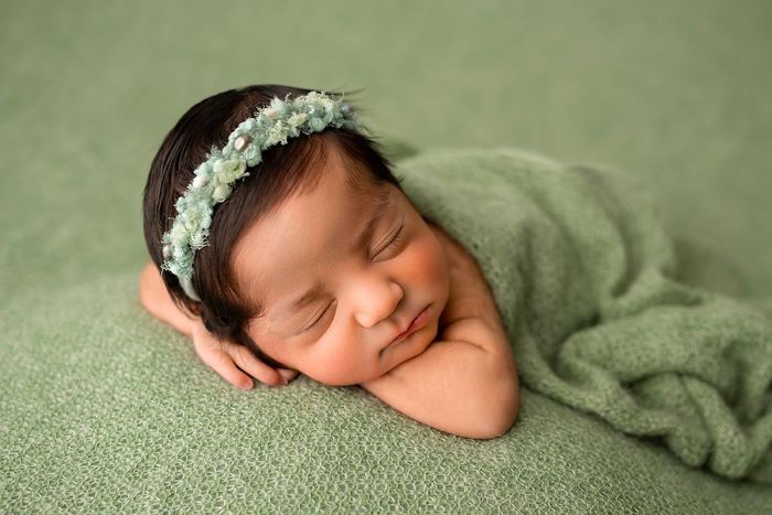 Newborn portrait by Lilia Photography