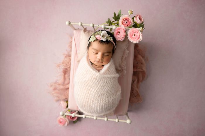 Newborn portrait by Lilia Photography