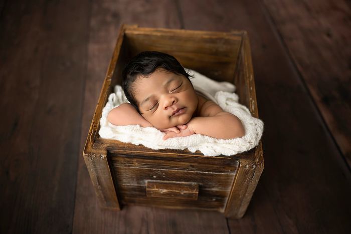 Newborn portrait by Lilia Photography