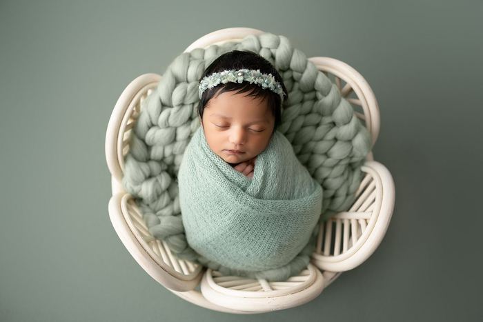 Newborn portrait by Lilia Photography