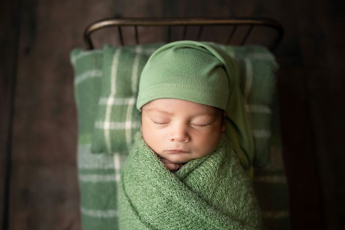 Newborn portrait by Lilia Photography