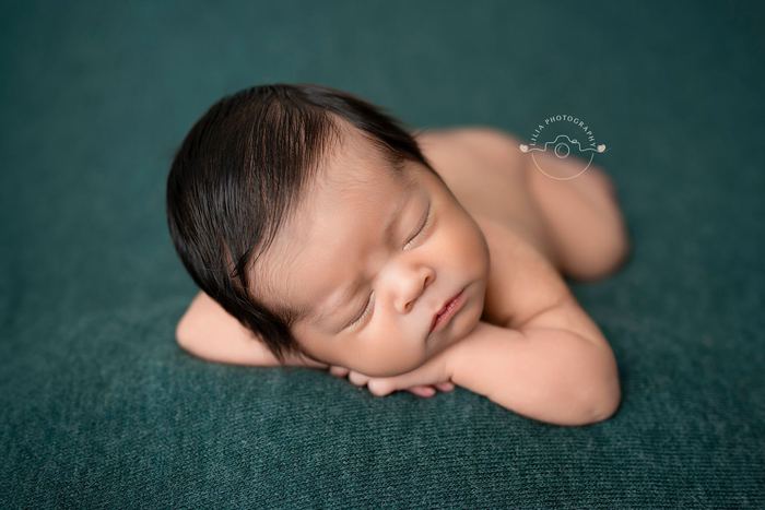 Newborn portrait by Lilia Photography