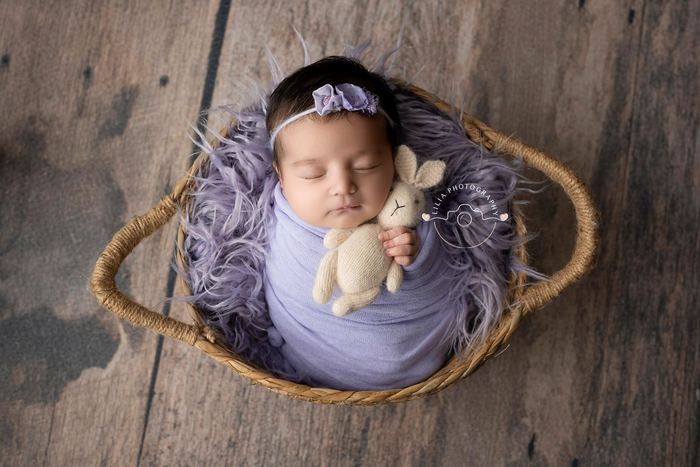 Newborn portrait by Lilia Photography