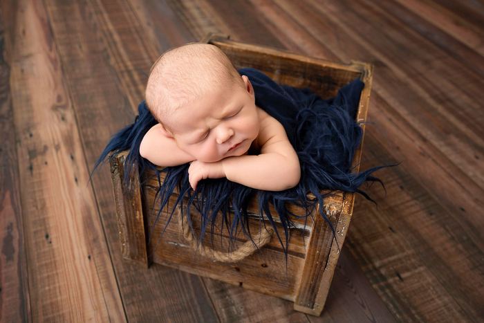 Newborn portrait by Lilia Photography