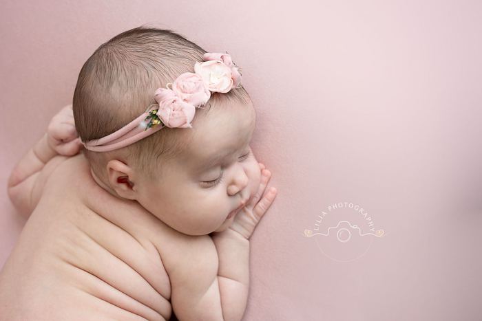 Newborn portrait by Lilia Photography